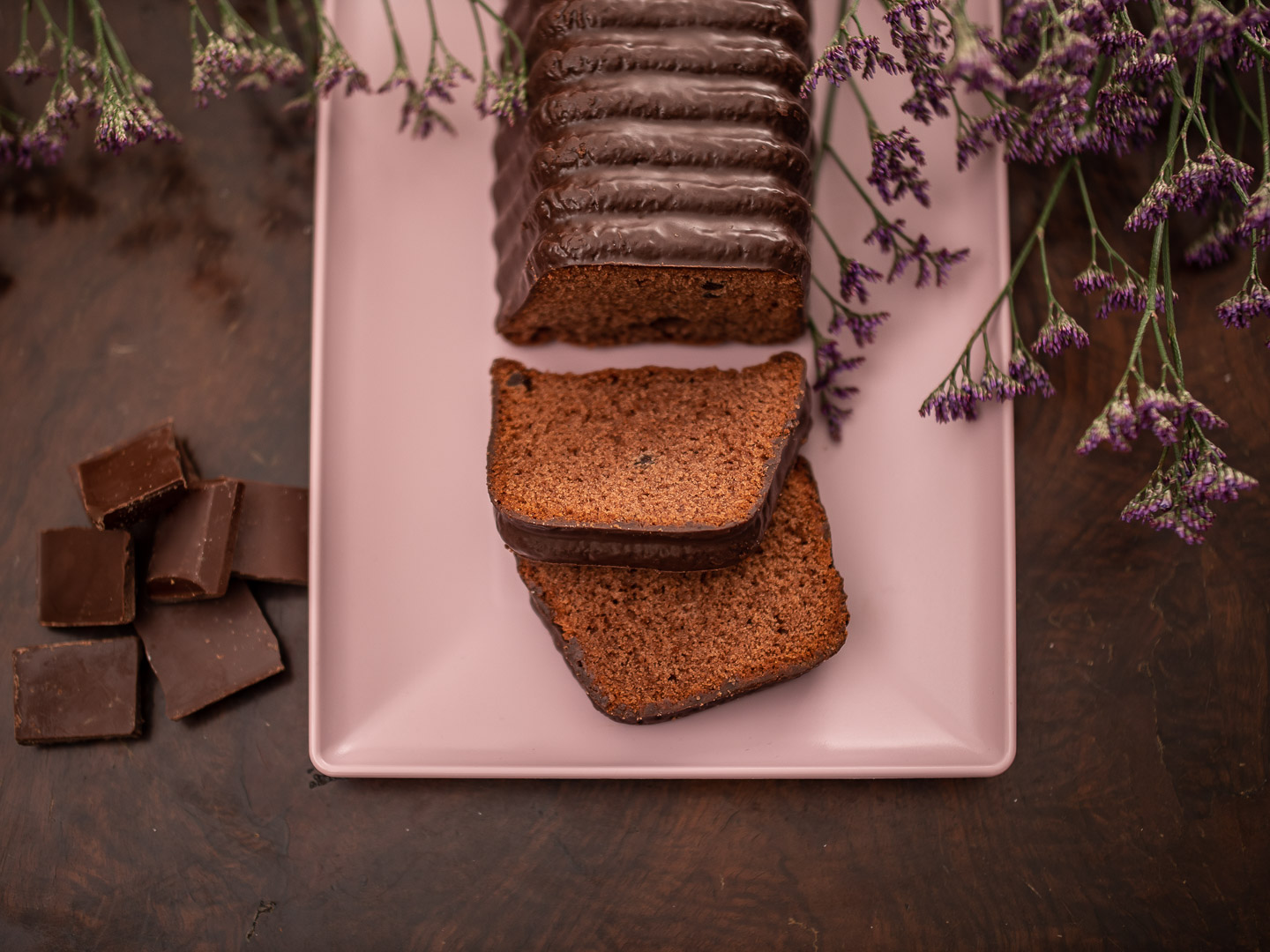 Pain au cacao avec morceaux de chocolat